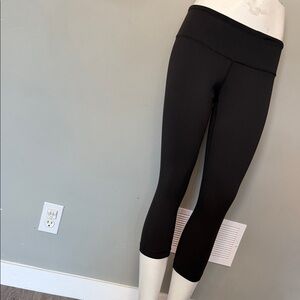 Lululemon size 6 Capri